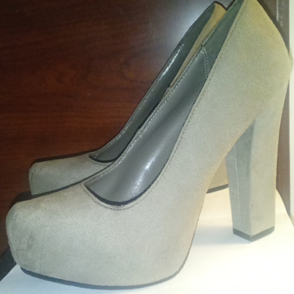 Elegant Gray Platform Heels